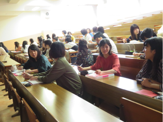 対話をする様子