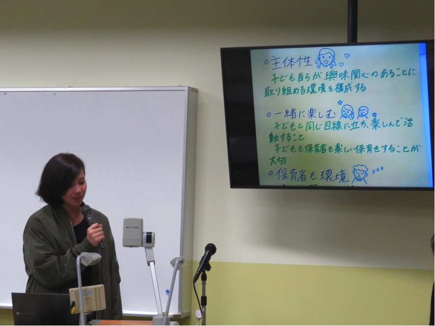 AIで話した内容について発表を行う3年生
