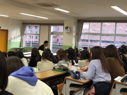 講義を受ける学生の様子