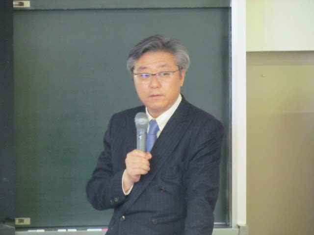 講義をしている和田先生の様子