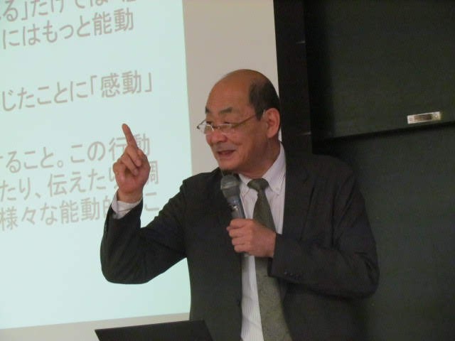 発達ミニレクチャーをする小坂徹先生