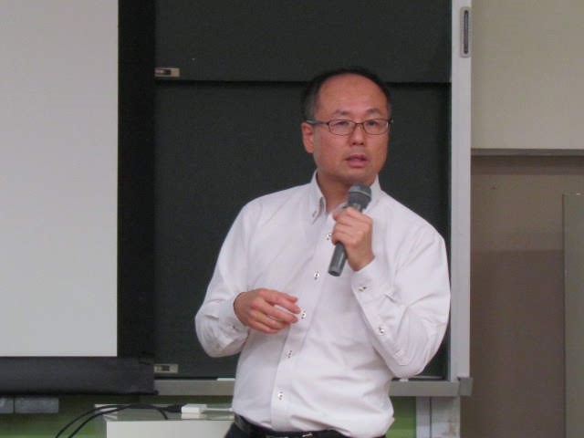 講義をしている君島先生