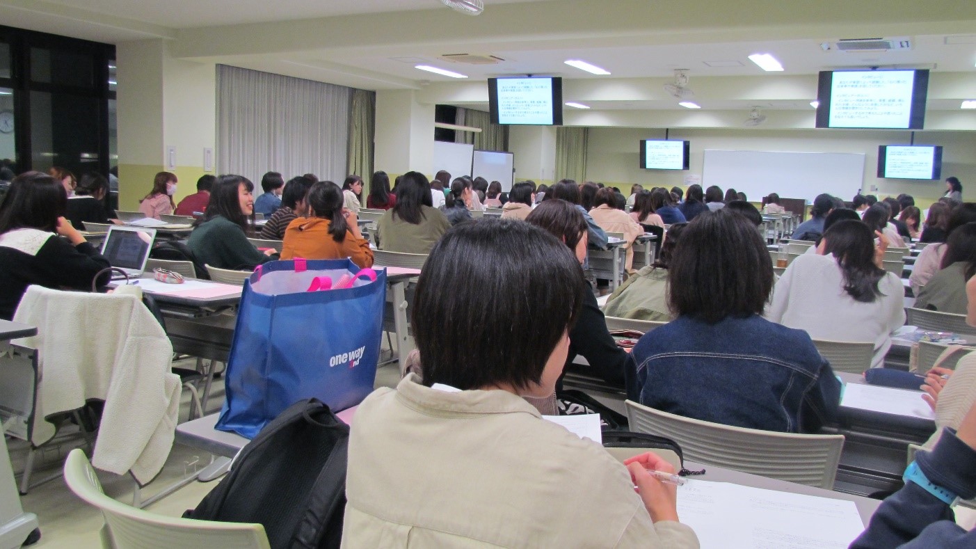 インタビューの様子