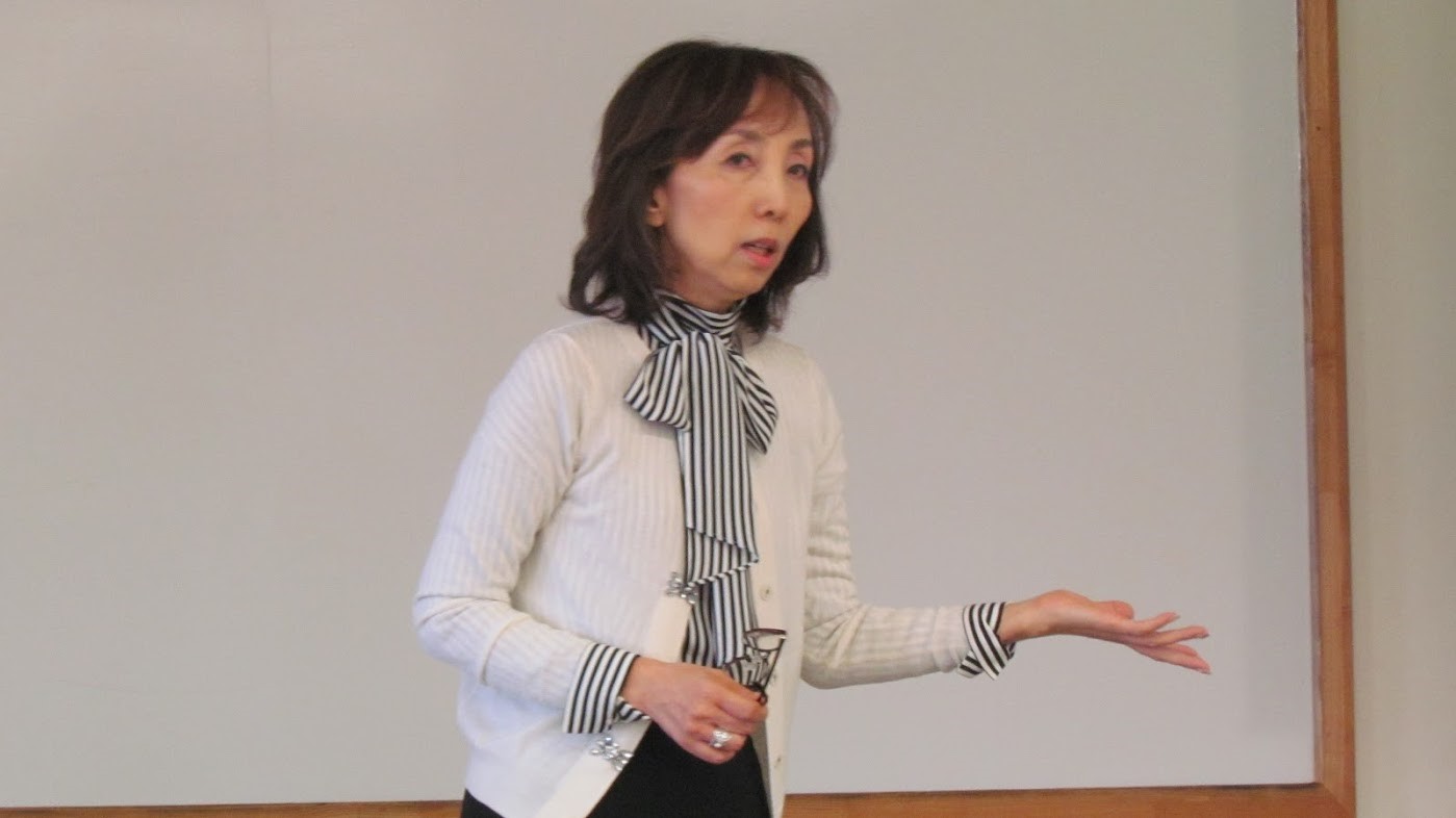 講義を行う大江恵子先生の様子