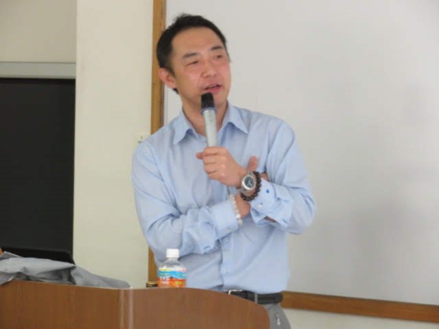 講義を行う林義仁先生