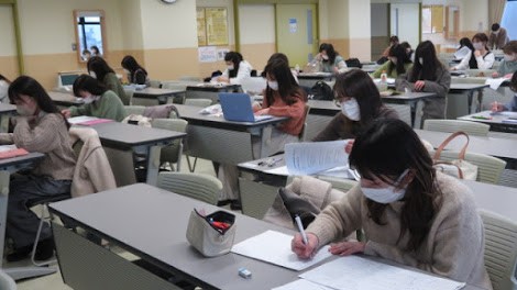 試験開始前の学生の様子