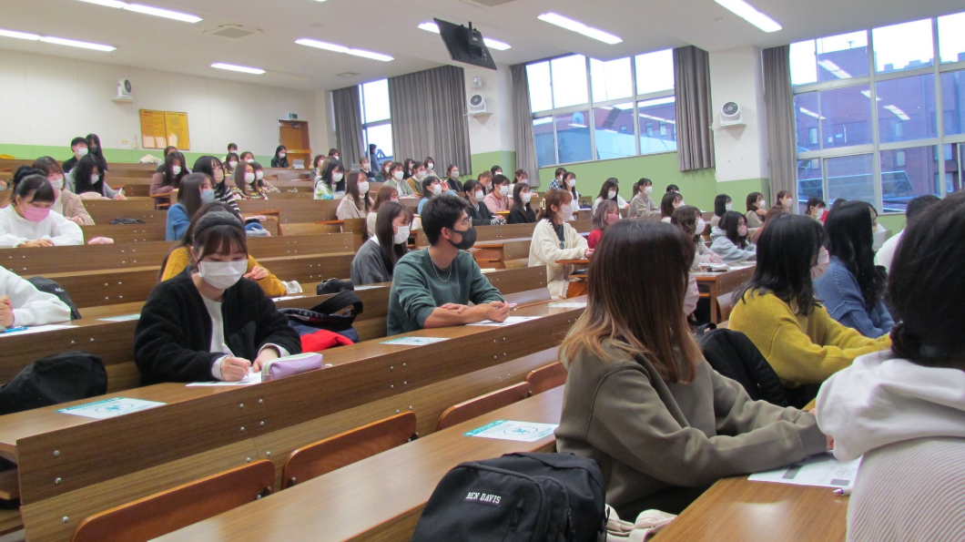 講義を受ける学生の様子