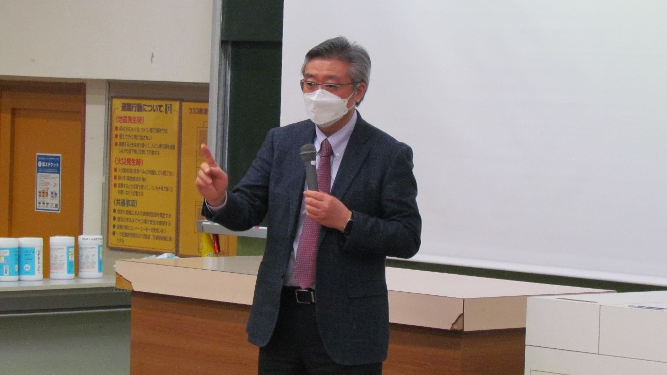 講義を行う和田明人先生