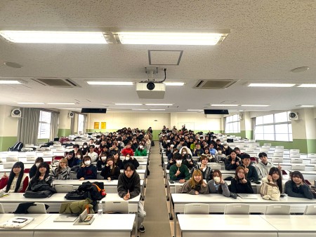 一期生が「共生のまちづくり」を目指して、研究報告会を開催