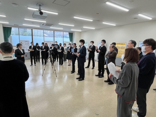 3年生研究構想報告会に他学年も参加している様子です。