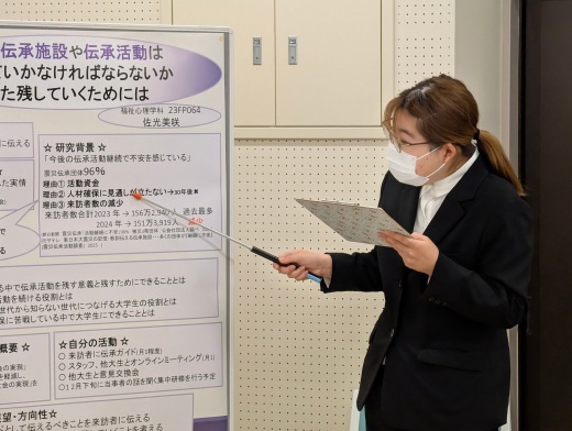 3年生研究構想発表をしています。