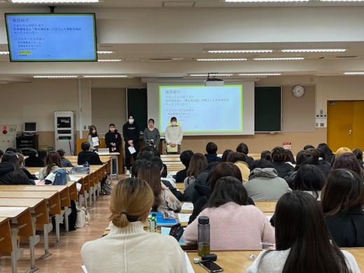 1年生が2年生の「体験実習報告会」に参加しています。