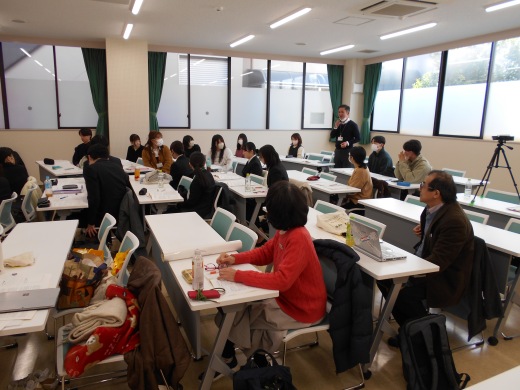 4年生実学臨床教育研究報告会に他学年も参加しています。