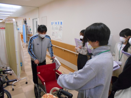 1年生施設見学の様子です