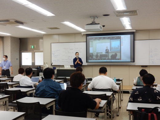 司会進行の竹之内章代先生