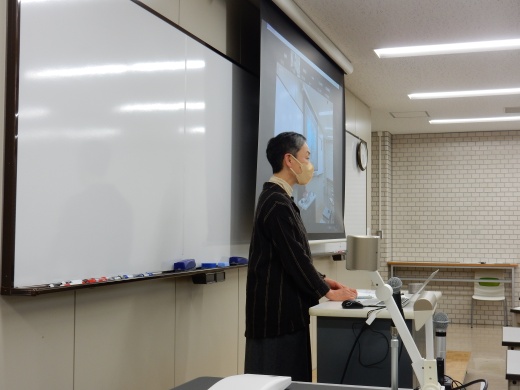 司会進行の竹之内章代先生