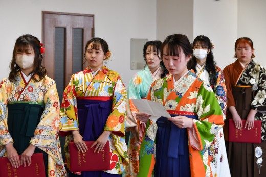 代表で挨拶する川村さん