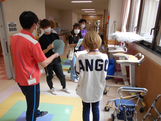 在宅復帰を目指し利用者様の状態や家の造りなどから歩行補助具を使った生活を考える