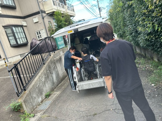 通所リハビリ:利用者様の送迎に同行させていただきました