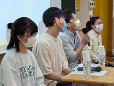 【実学臨床教育Ⅰ】パネルディスカッション：『リアルな福祉現場を語る　～ミライの福祉を担う学生（後輩）へのメッセージ～』を開催しました