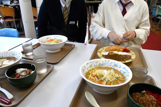 初めての学食