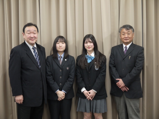 東北福祉大学賞受賞の齋藤さんと鈴木さん