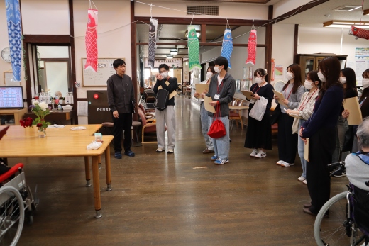 利用者様が実際に寛いでいらっしゃるところへお邪魔するので話しかけていただくこともあります
