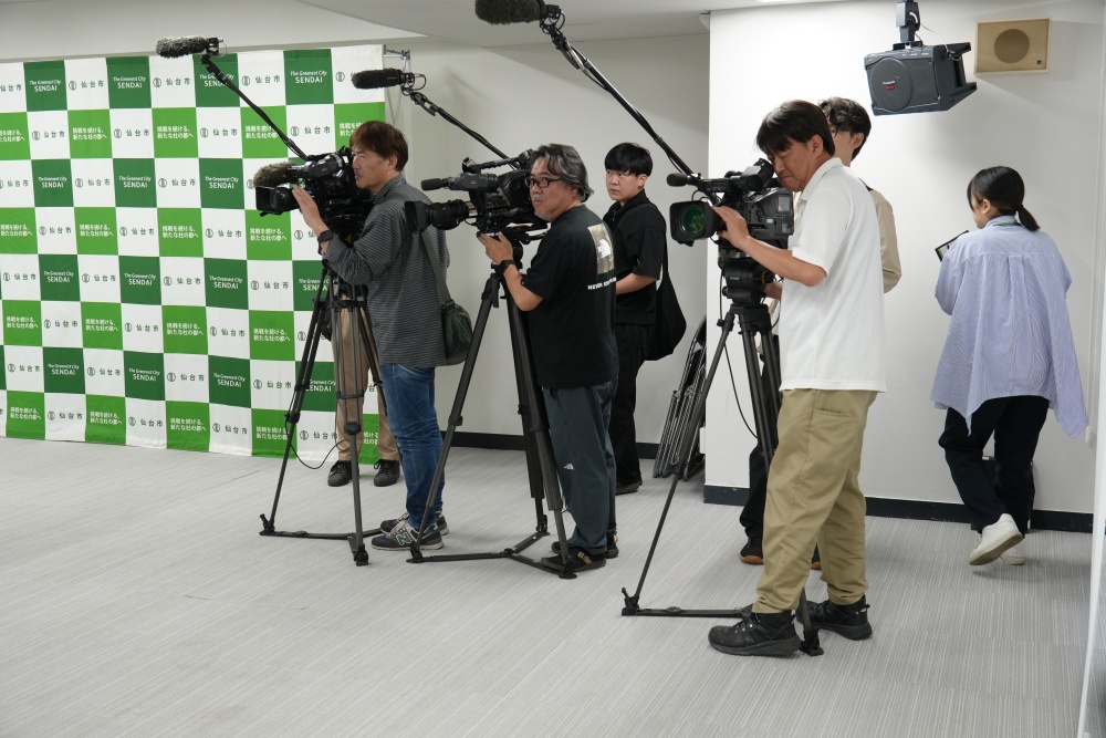 【新聞掲載・テレビ放映】硬式野球部、日本一を報告　宮城県庁と仙台市役所に表敬訪問
