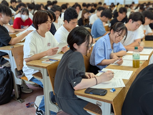 話し手も聞き手も真剣そのものです⑥