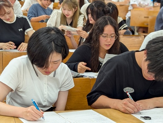 話し手も聞き手も真剣そのものです⑤