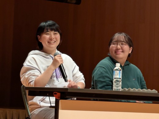 右 徳江 尚子さん、左 吉田 晴さん(せんだんの里)