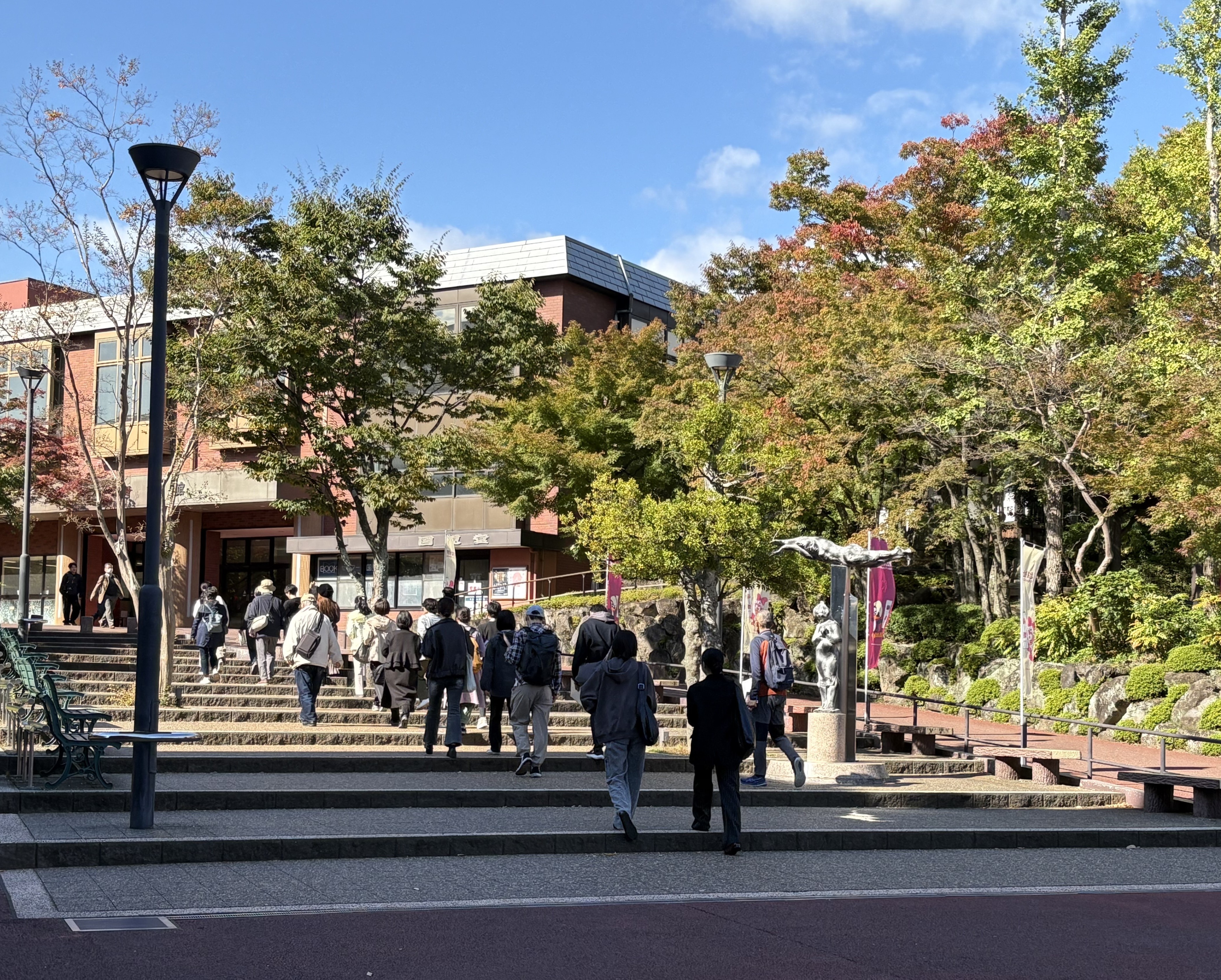 法堂・坐禅堂の見学ツアーを開催しました