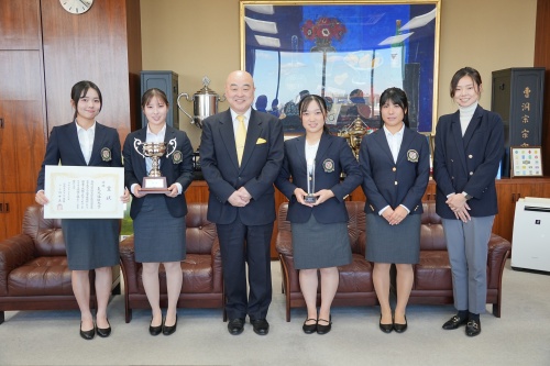 【学長報告】常陸宮妃杯第4回全日本女子大学ゴルフ選手権競技優勝!
