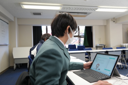 オープンキャンパスキッズの企画を検索！（田原悠惺さん撮影）