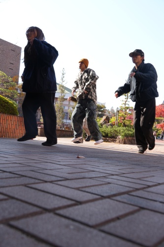 迫力のあるBONDSのダンス！（遠藤雅直さん撮影）