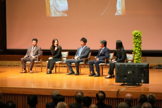 世代や競技をこえたトークは大盛り上がり