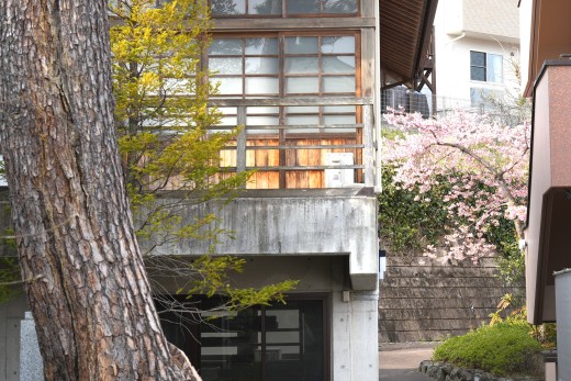 ３号館と法堂の間にあります