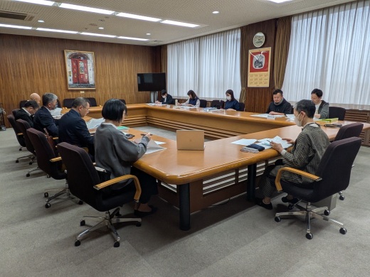 施設の方々と今年1年間の授業協力について協議・検討