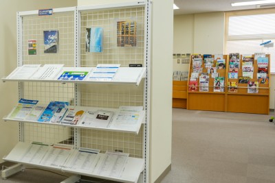 一般雑誌・一般新聞の閲覧コーナーが2階へ移動しました