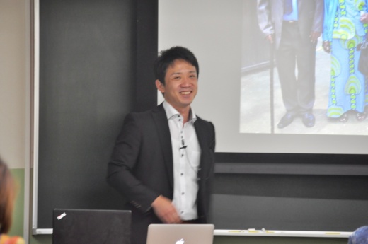 現地コーディネーターを務めた卒業生の佐藤健氏が報告