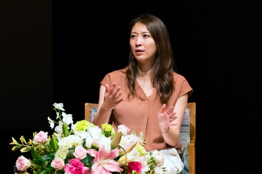 自らの経験をもとに学生にメッセージを送る小椋さん