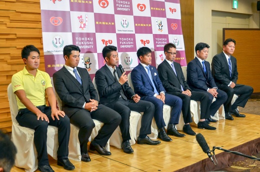 記者会見に臨んだ左から金谷選手、松山氏、池田氏、宮里氏、星野氏、石原氏、佐々木氏