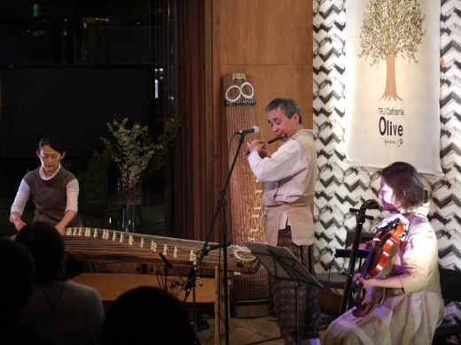 会場は和・洋の楽器が紡ぎ出す、美しい音色に包み込まれました