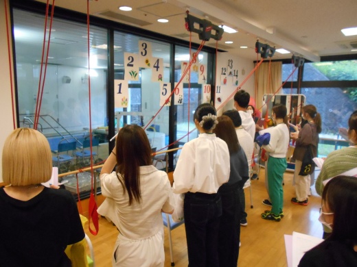 せんだんの館:トレーニングルームと室内プール