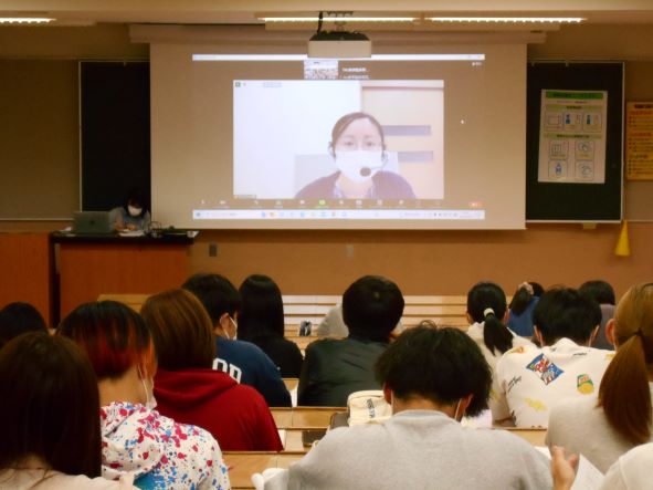 【実学臨床教育Ⅱ】2年生　体験実習事後指導「施設職員とのディスカッション」