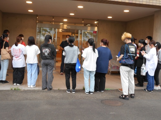 見学前に施設見学の意義や施設の役割についてのお話
