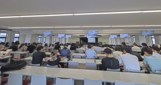 久しぶりに教室に集合しました