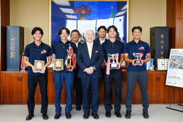 軟式野球部が「SUMMER CUP 2026」で2連覇を達成 千葉学長へ優勝を報告