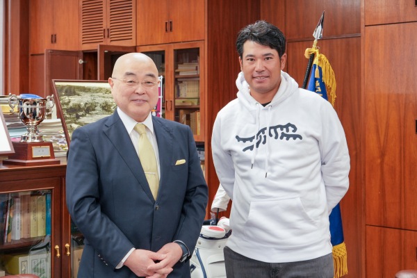 松山英樹選手がPGAツアー終了報告のため来学—学長表敬訪問