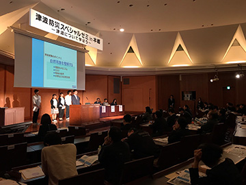 3年次に東京大学で行われた防災イベントで発表する下山さん